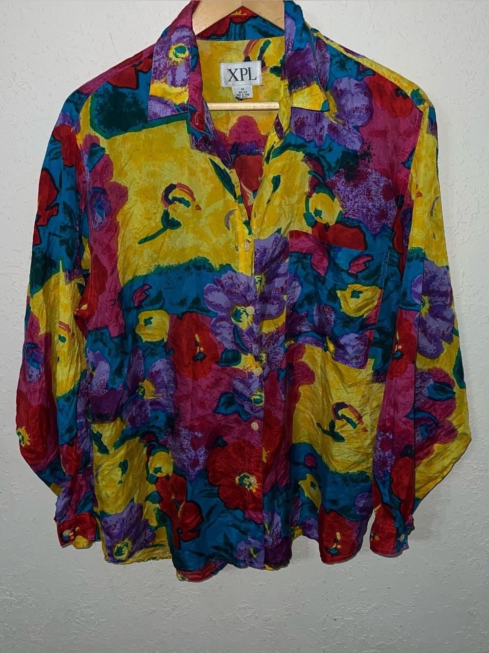 Vintage XPL XPLOSIF
Button Down Long Sleeve Floral Blouse Size Medium 100% Silk